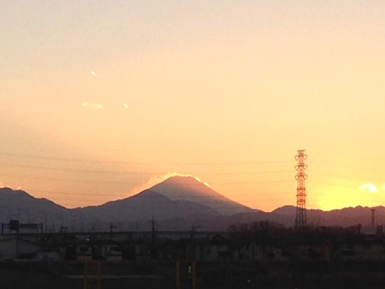 富士山に落ちる夕陽